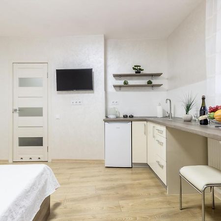 City Center Vip Studio Apartment Lviv Bagian luar foto