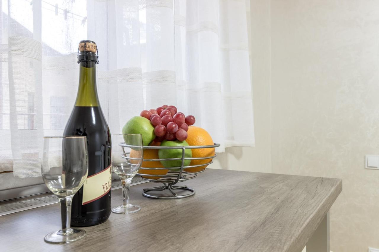 City Center Vip Studio Apartment Lviv Bagian luar foto
