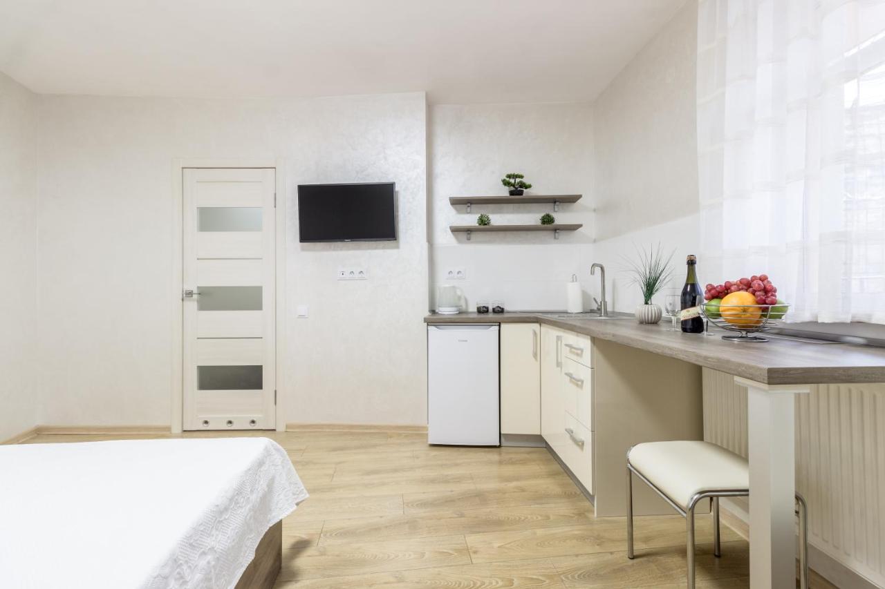 City Center Vip Studio Apartment Lviv Bagian luar foto